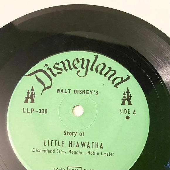Vintage 1968 Disney Little Hiawatha 7 Inch Record and Book - Picture 13 of 14